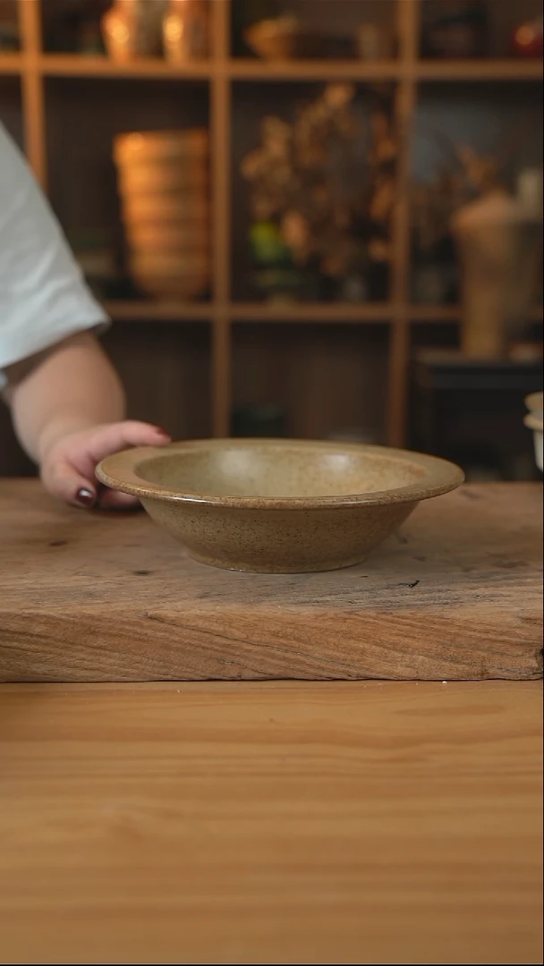 奶奶系列的9英寸宽边盘