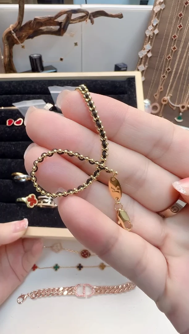 青**华华禄甄选阁亭亭总铺