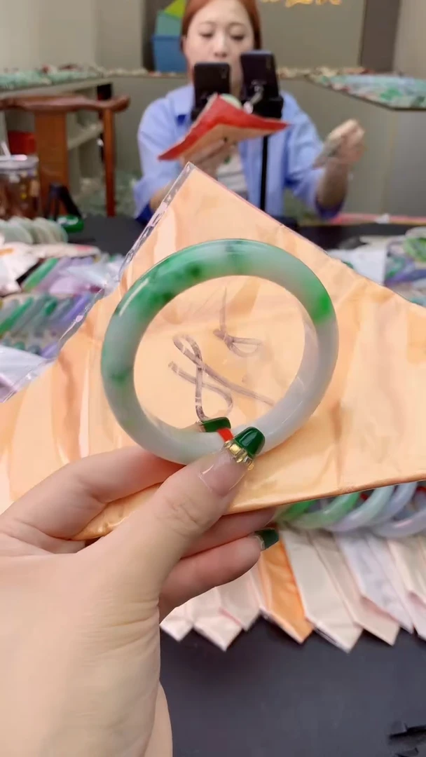 翡翠手镯未镶嵌0784722989