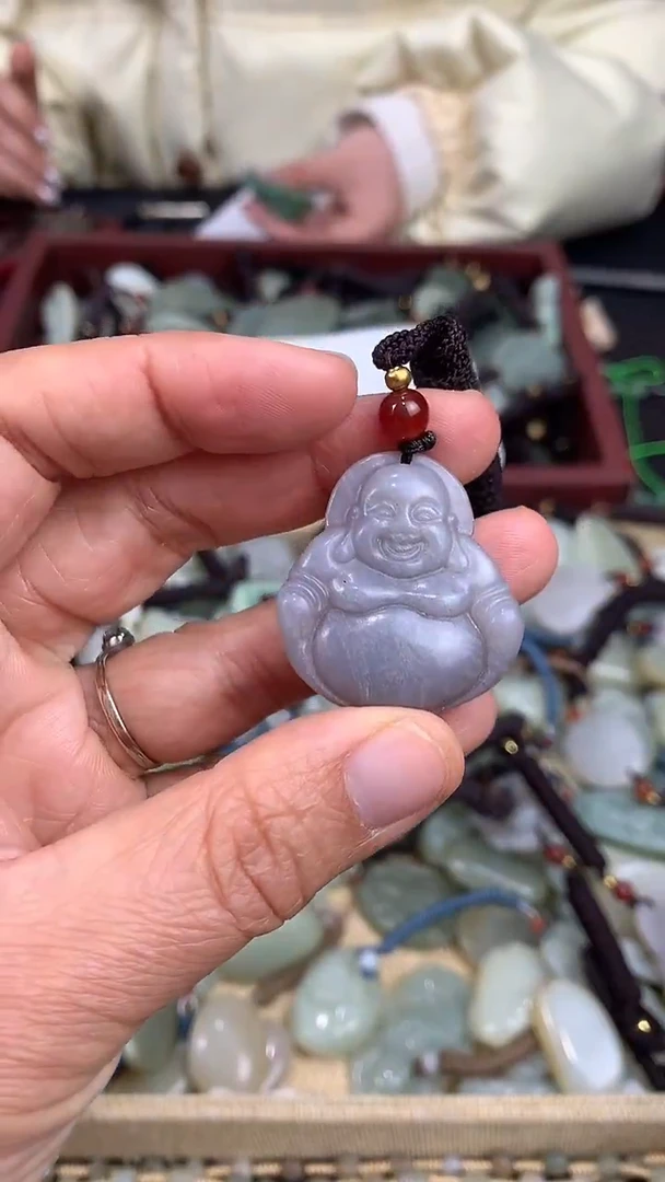 颈饰未镶嵌和田玉（多样性发一件）没有证书有瑕