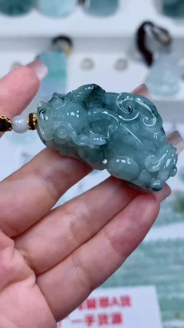 翡翠未镶嵌颈饰吊坠