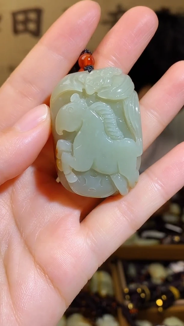 和田玉未镶嵌颈饰1