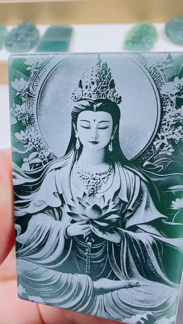 翡翠未镶嵌颈饰方观音2