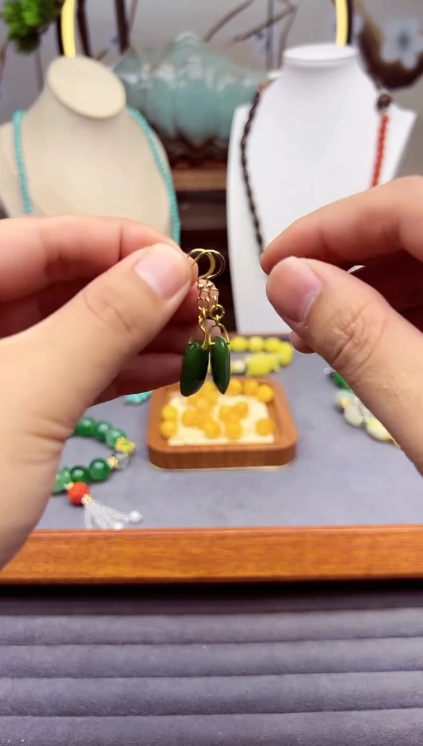 【闪购商品】和田玉耳饰14K金镶嵌E111`
