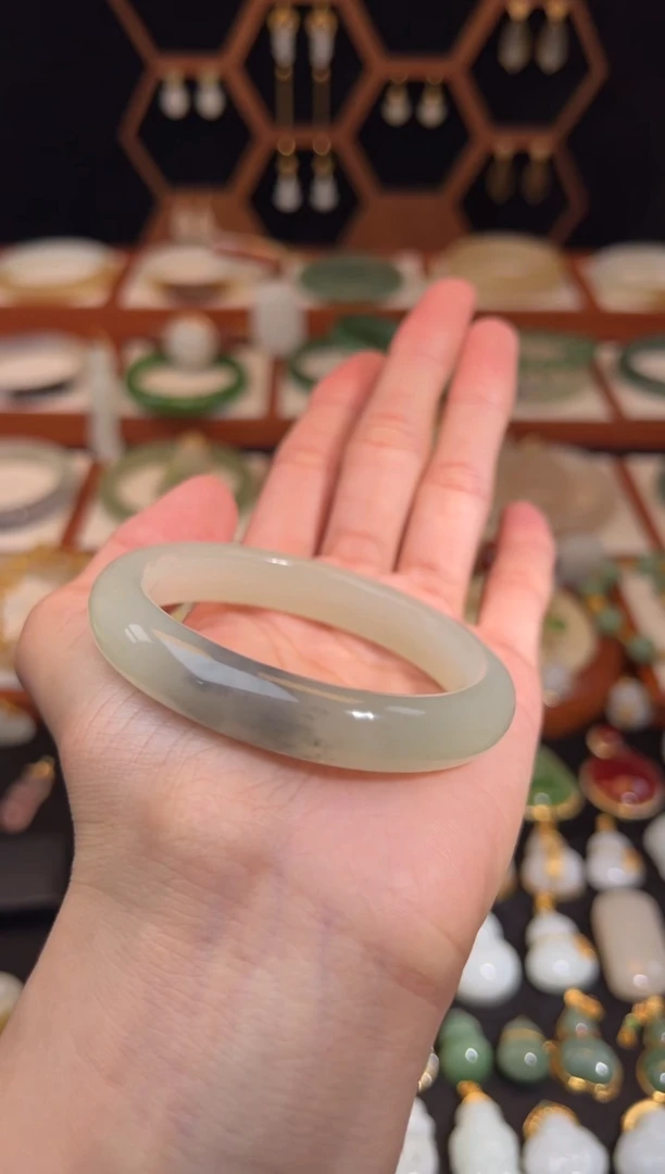 未镶嵌手镯和田玉54