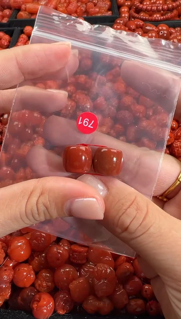 颈饰未镶嵌南红玛瑙1