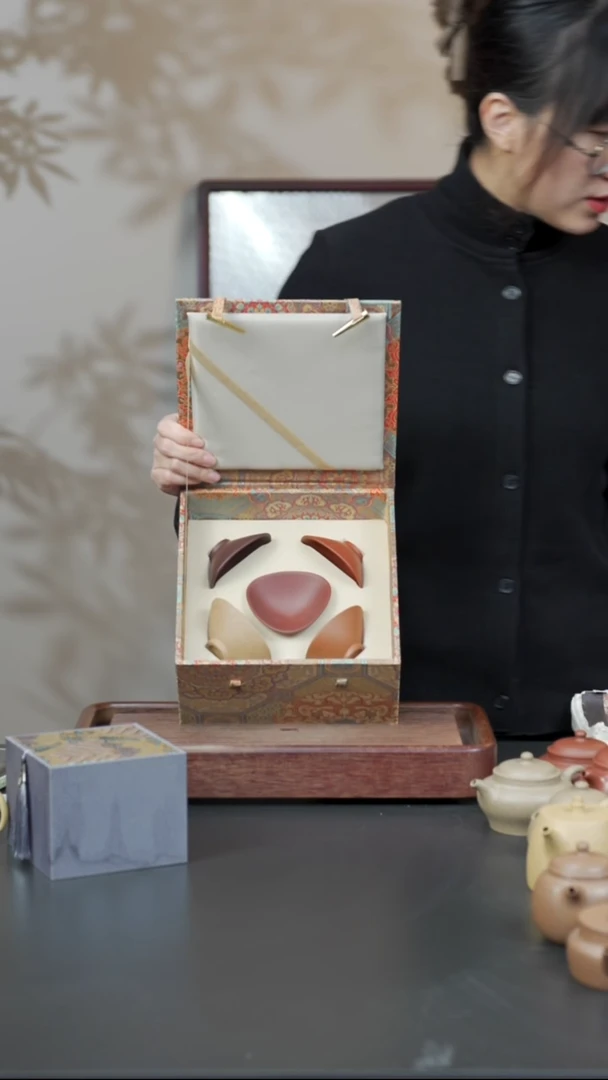 茶壶紫砂五色杯套组