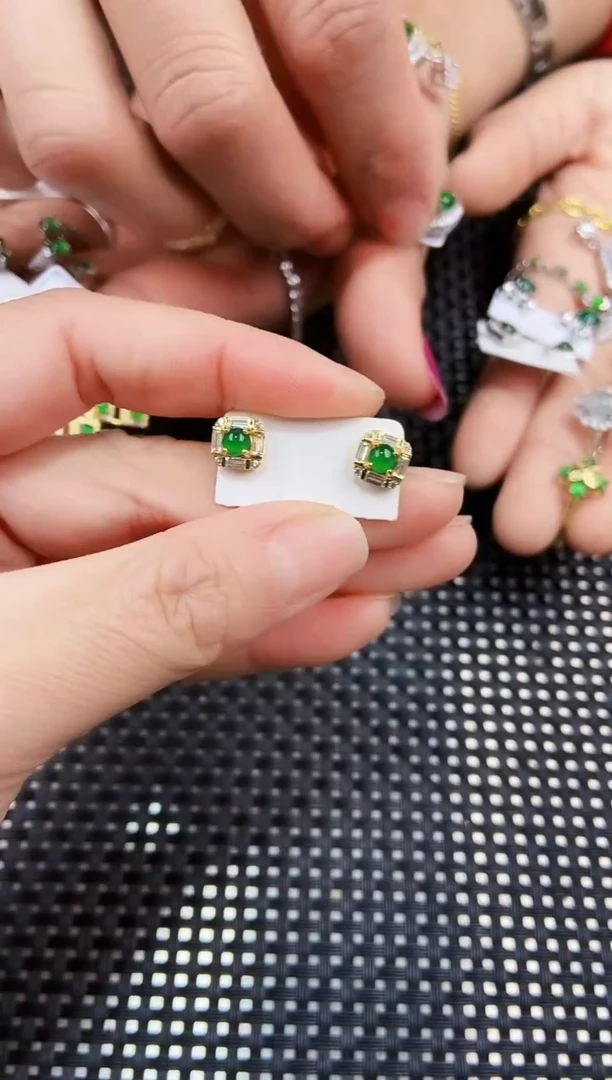 【闪购商品】翡翠耳饰未镶嵌11111111