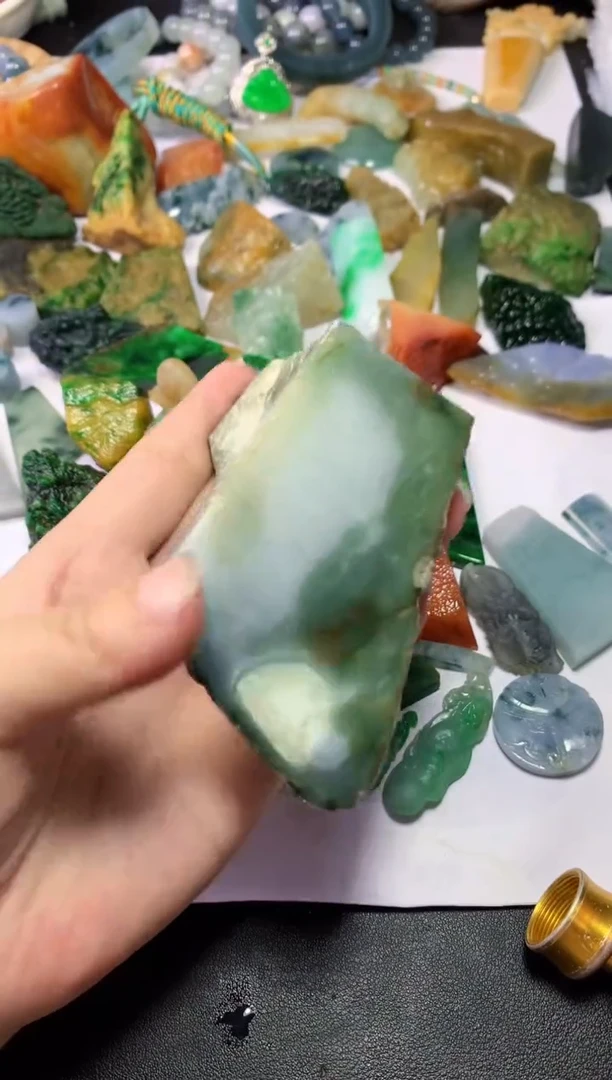 颈饰未镶嵌翡翠017天然翡翠