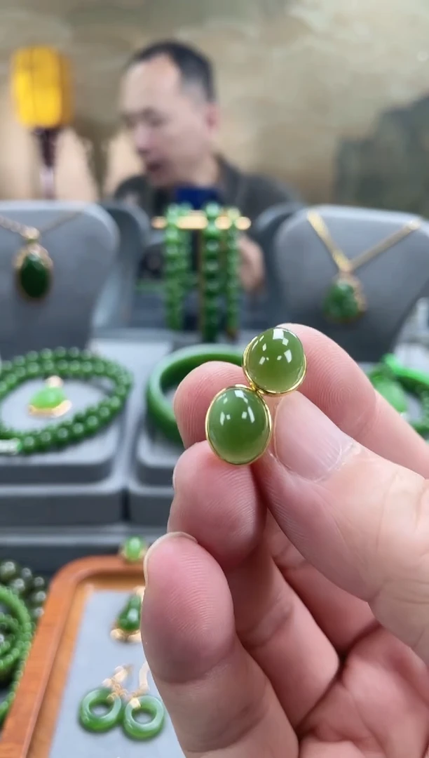 银S925镀金镶嵌和田玉耳饰银S925镀金镶嵌 和田玉 耳饰