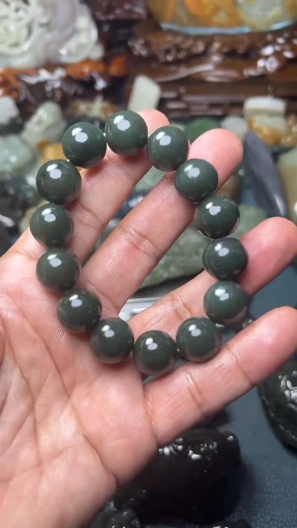 未镶嵌和田玉把件-