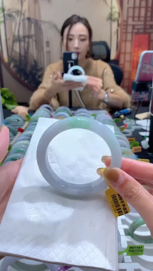 未镶嵌手镯翡翠000083864