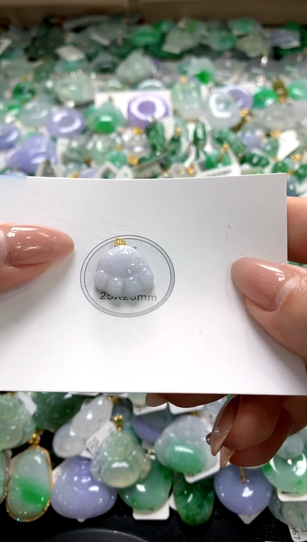 颈饰18K金镶嵌翡翠1111111111111111