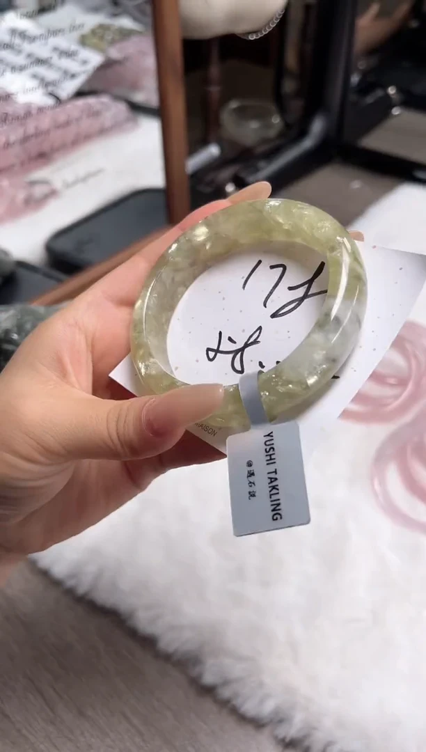 未镶嵌手镯水晶178(清仓默认包容)