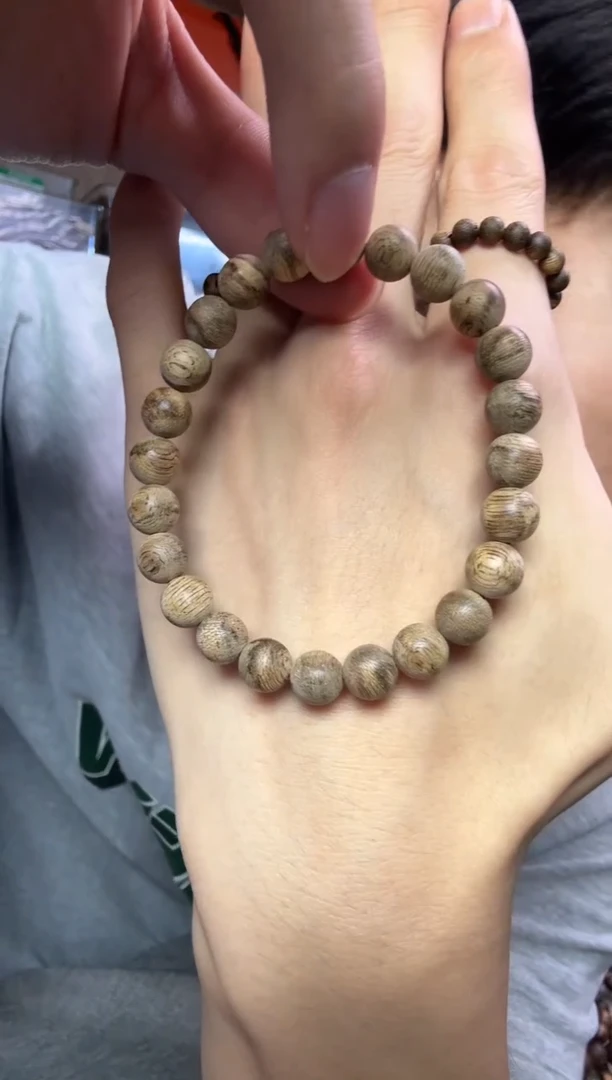 沉香手串08东马圆珠单圈 多样性发其一