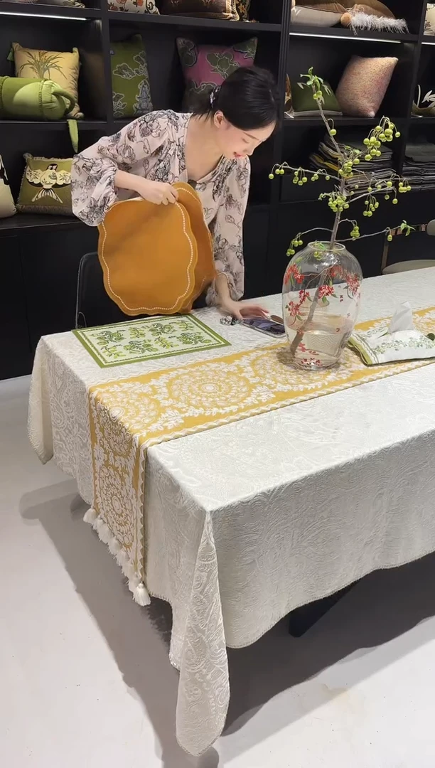 布布朗尼黄色餐垫