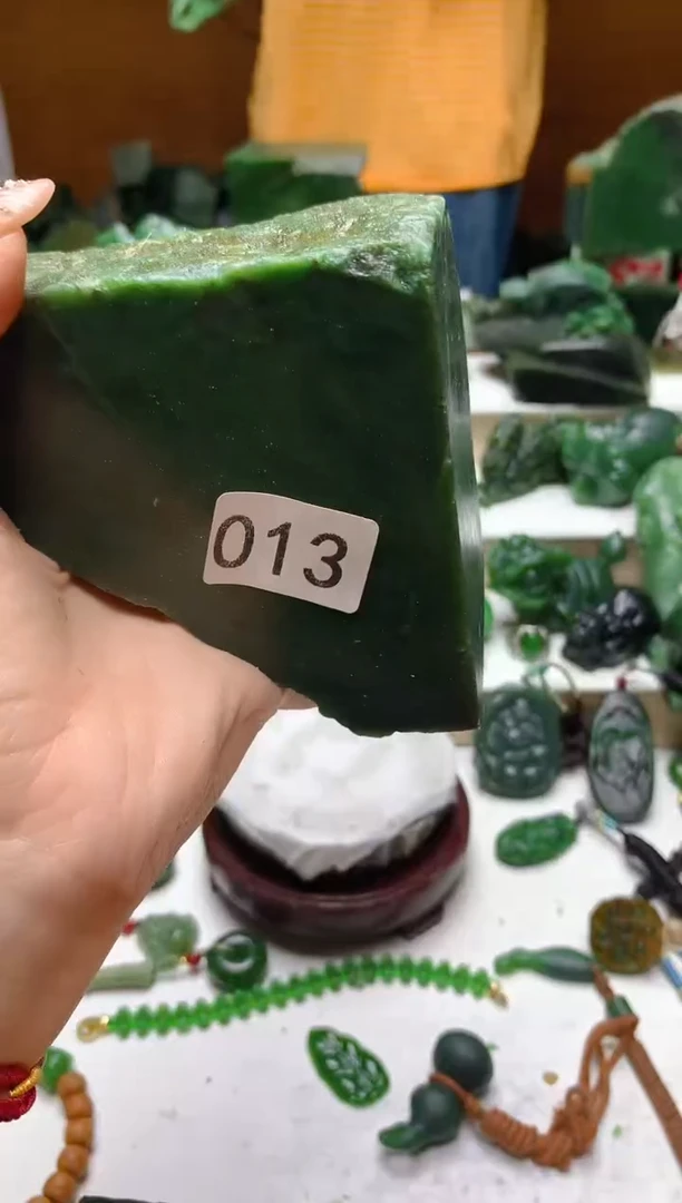未镶嵌和田玉（碧玉）珠宝半成品1