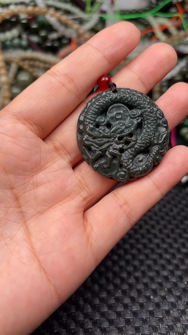 和田玉未镶嵌颈饰1