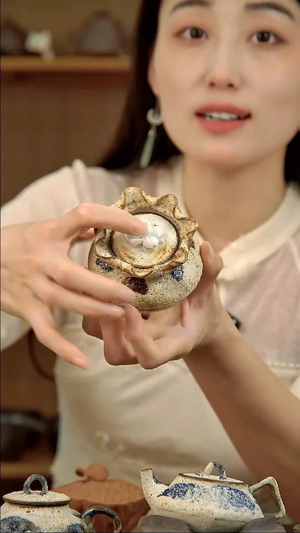 言野手作 粉引茶叶罐（白瓷花）