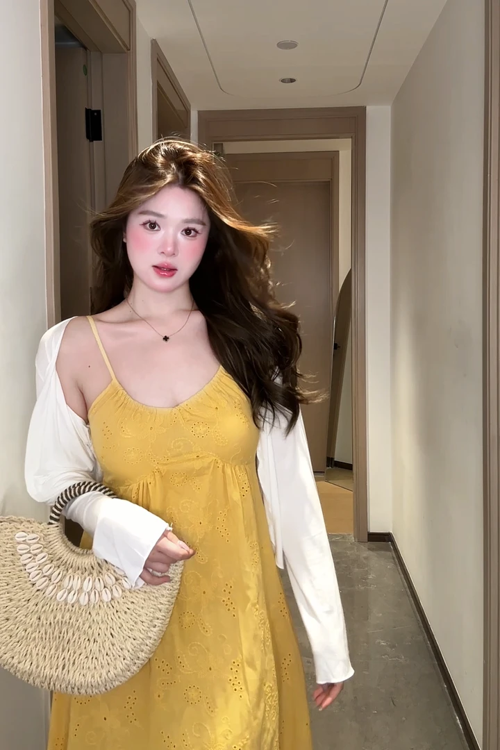 【清清】胖MM度假风暖黄色吊带连衣裙女甜美小清新穿搭长裙套装