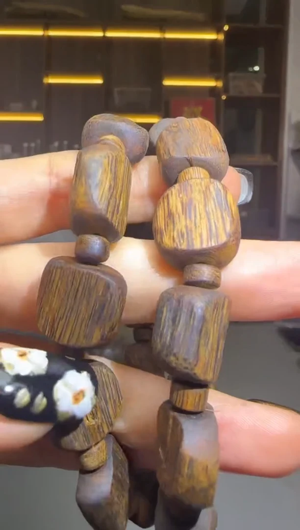 沉香碎屑沉香710号红金猊树心油隔珠单圈配碎屑香粉多样性发一12