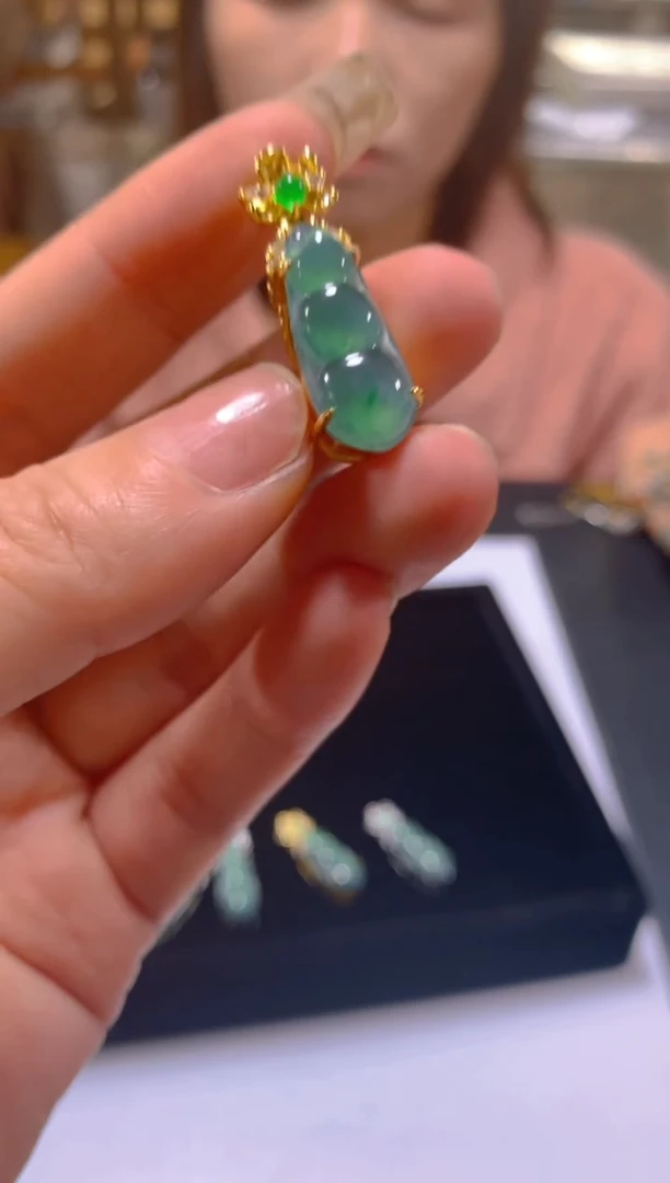 颈饰未镶嵌翡翠多样性发一