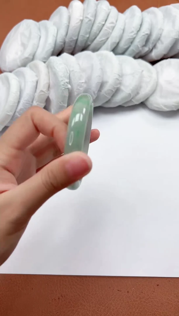 高端手镯，一物一拍M19