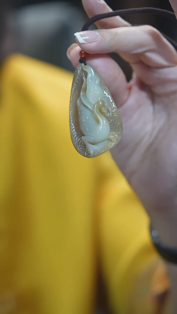 颈饰未镶嵌和田玉天鹅