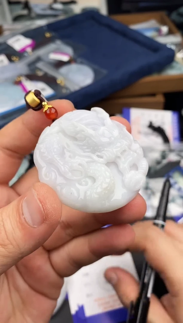 【闪购商品】翡翠颈饰未镶嵌  天然翡翠，一物一图
