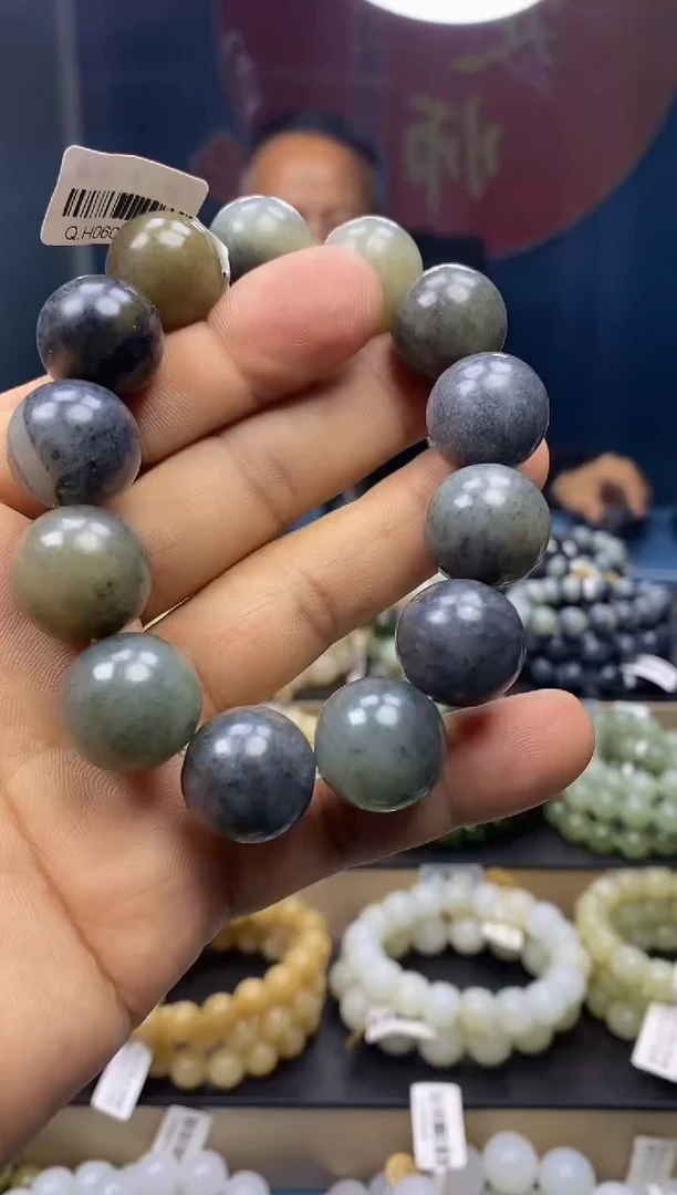 未镶嵌手链和田玉1