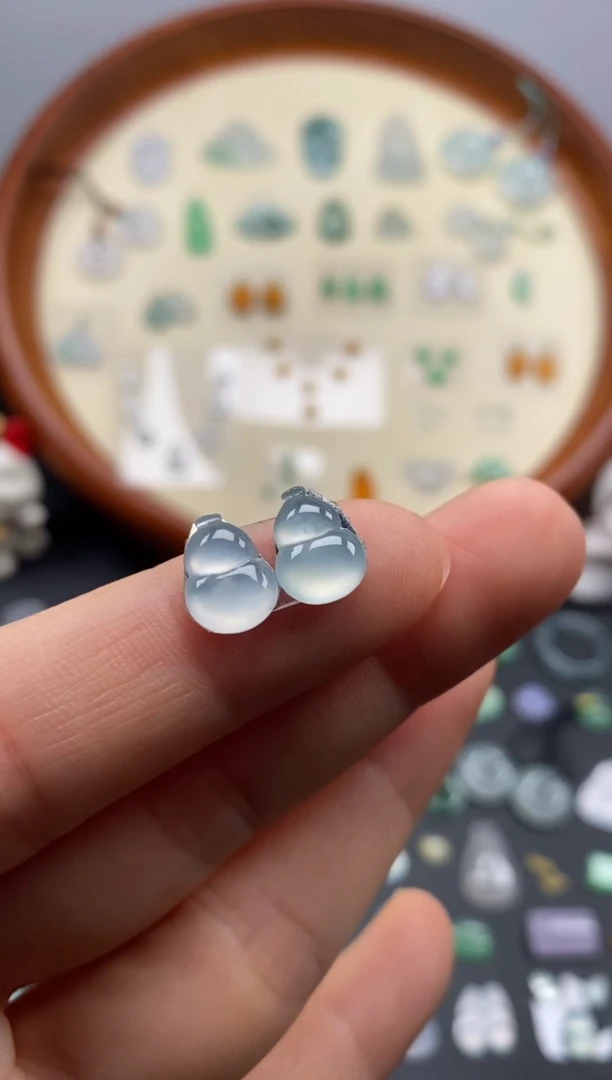 颈饰未镶嵌翡翠冰葫芦1对/芬