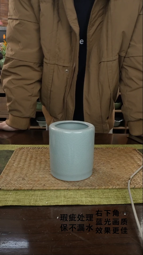 陶瓷竹节笔筒B-11.5