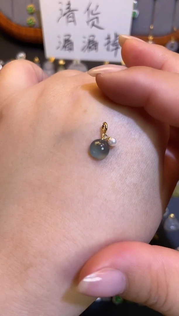 翡翠18K金镶嵌吊坠(不含链)1