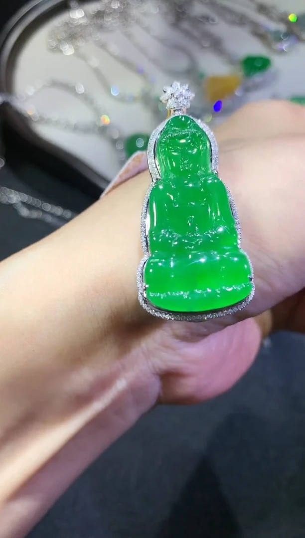 【闪购商品】翡翠吊坠(不含链)18K金镶嵌49-观音（多样性发货一件
