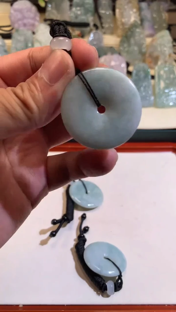 翡翠未镶嵌颈饰6/18/003多样性发其一