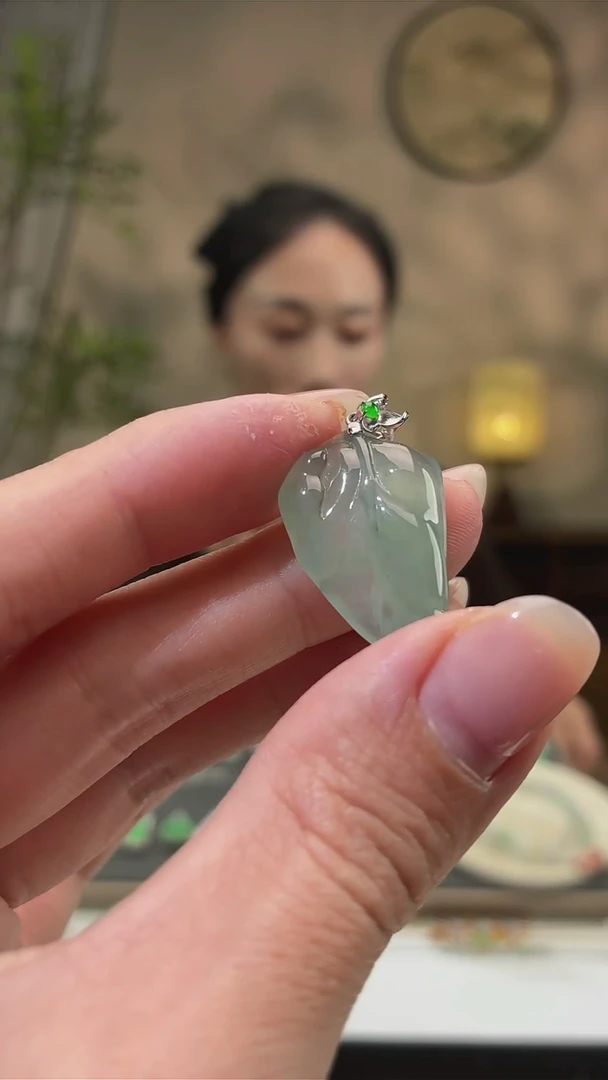 吊坠(不含链)18K金镶嵌翡翠叶子