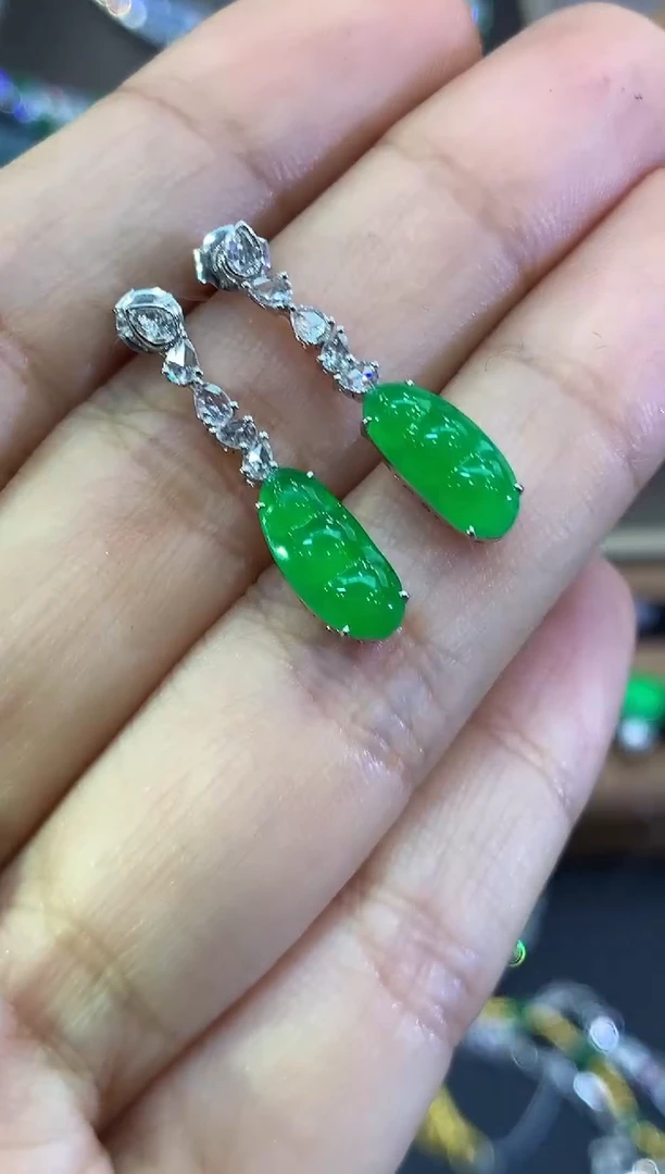 18K金镶嵌翡翠耳饰C95