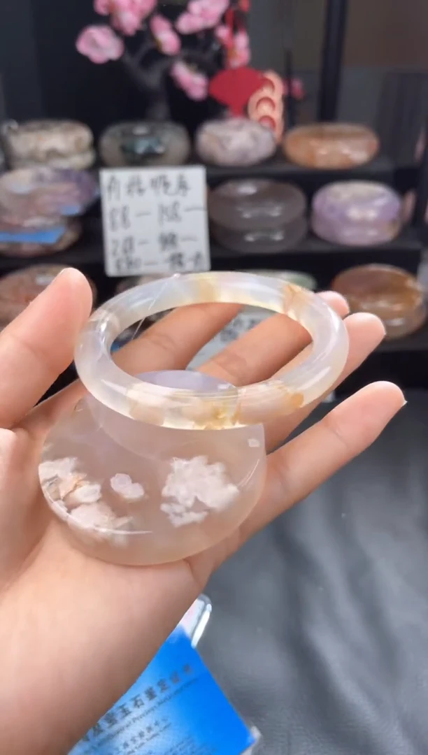 【闪购商品】石英质玉手镯未镶嵌60