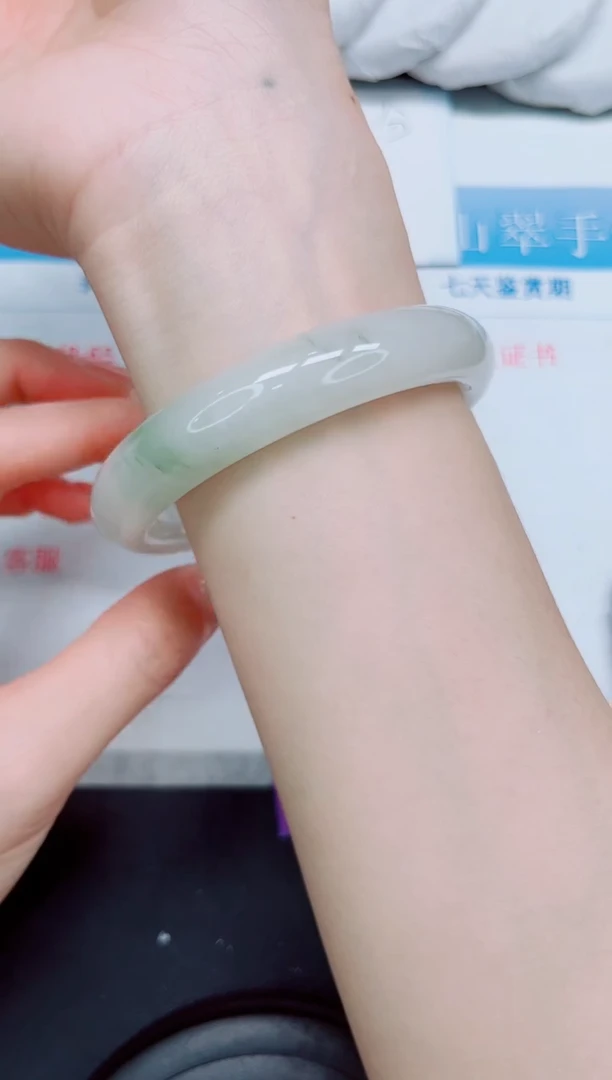 【闪购商品】石英质玉手镯合金136-62