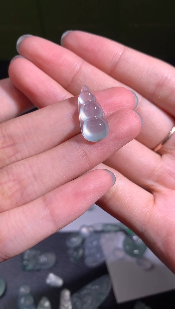 颈饰未镶嵌翡翠豆子