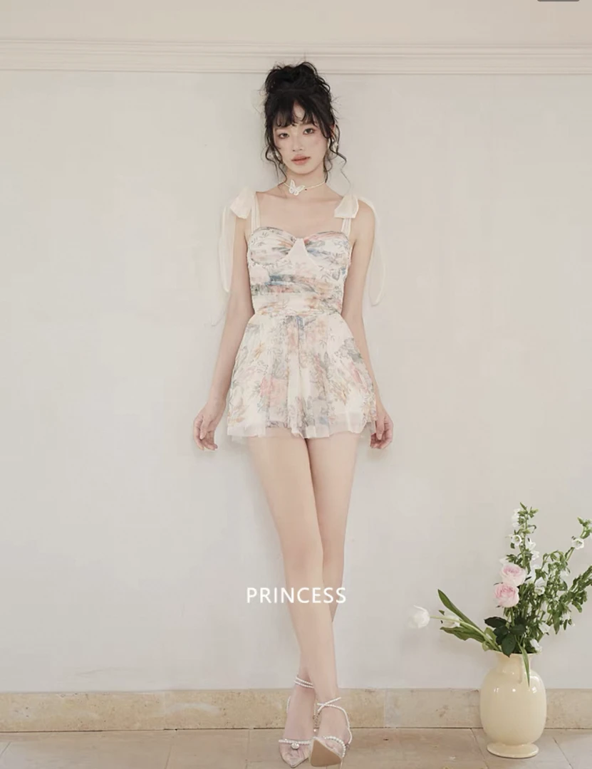 在逃公主泳衣女2025新款夏连体显瘦保守裙式高级感性感泡温泉泳装