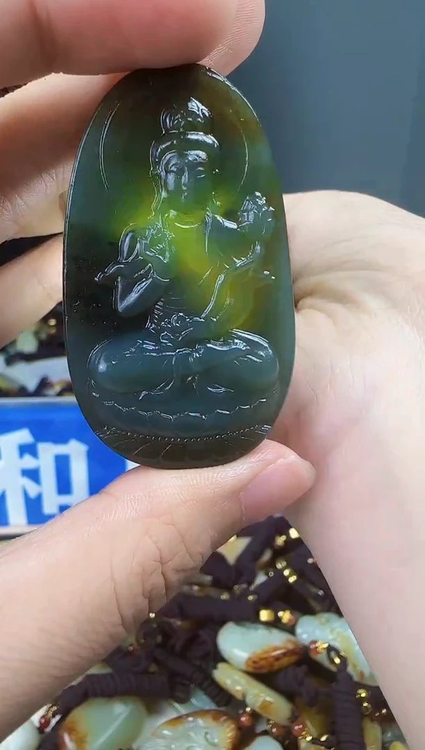 和田玉未镶嵌颈饰1
