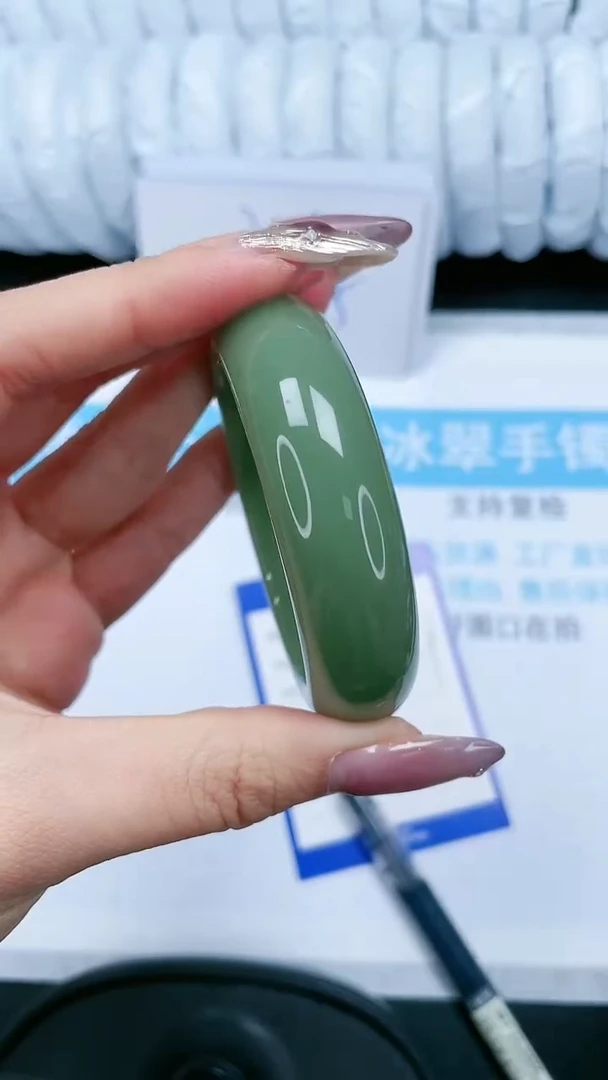 【闪购商品】石英质玉手镯未镶嵌321-52.9