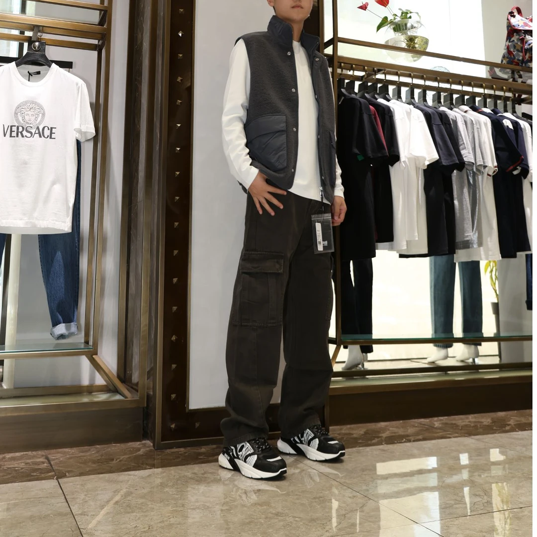 品牌刺绣小 LOGO Cavalli Class 工装弯刀牛仔裤