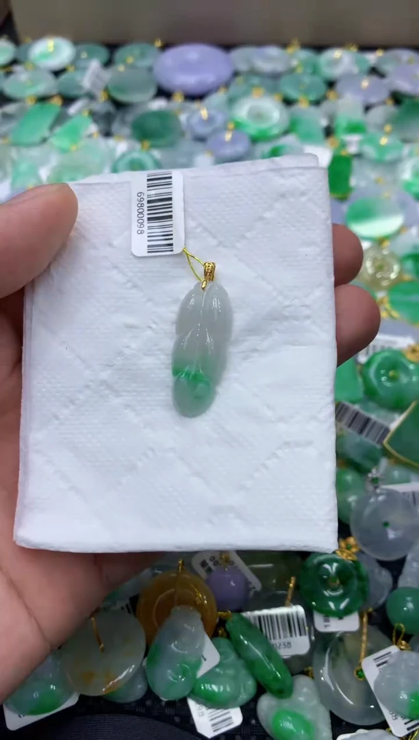 颈饰未镶嵌翡翠天然缅甸翡翠A货