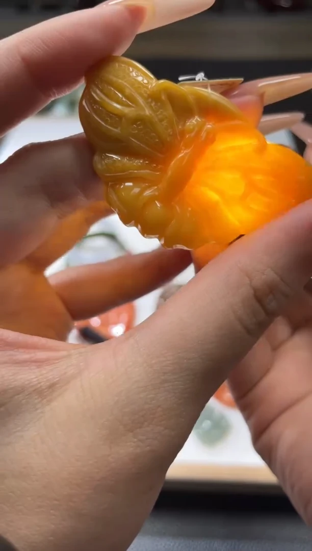 颈饰未镶嵌翡翠257天然A货翡翠随机发一件