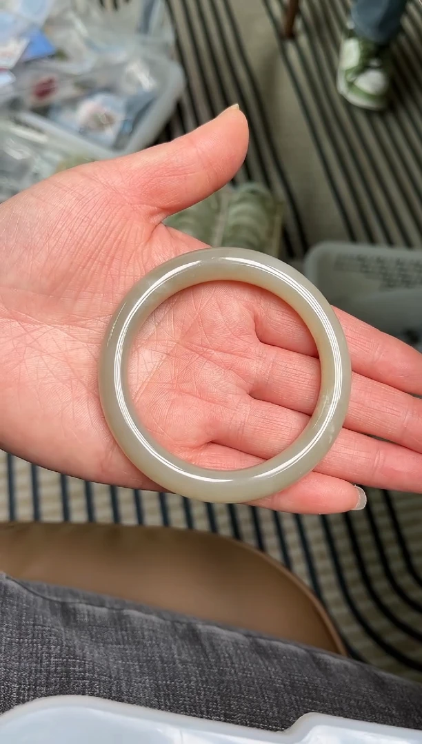 【闪购商品】和田玉手镯未镶嵌圈口57  T-14