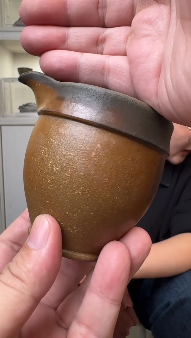 茶壶紫砂34号公道杯-老宕口桃花泥（柴烧-裸烧）容量：200CC