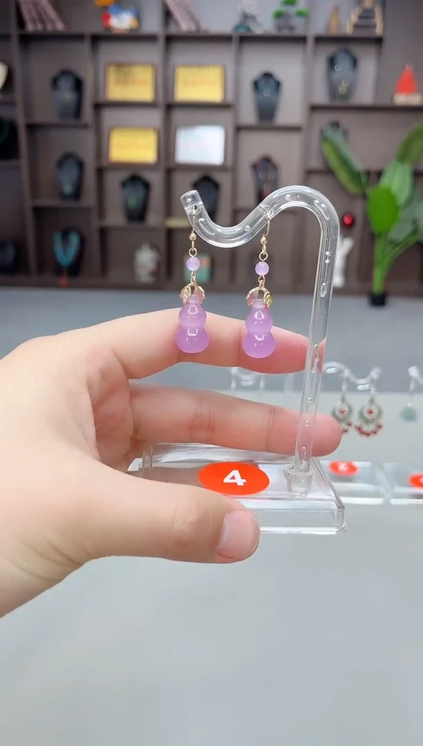 未镶嵌石英质玉（天山翠）耳饰236000