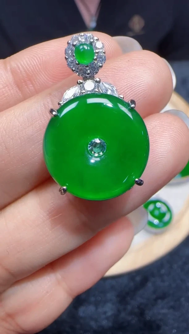 未镶嵌定制翡翠翡翠吊坠133